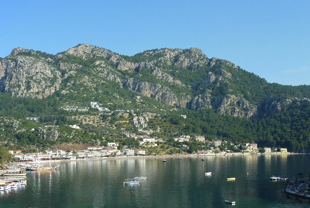 Denize 500 metre mesafede! Marmaris’te 5,5 milyon TL’ye dubleks konut satışta