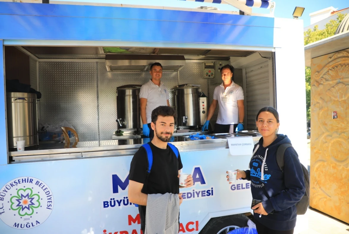 Muğla’da Üniversite Öğrencilerine Her Sabah Sıcak Çorba