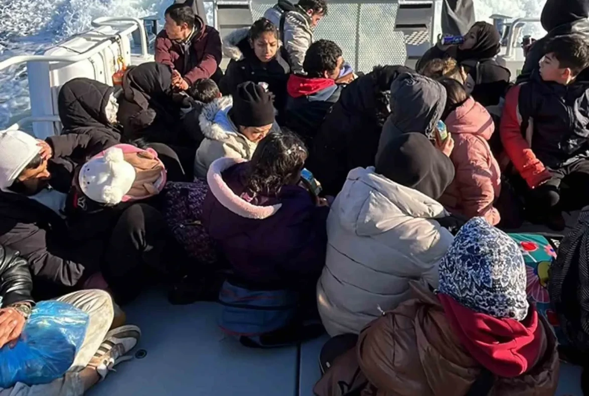 Kazıklı Koyu’nda Kaçak Göçmen Alarmı: 44 Kişi Kurtarıldı