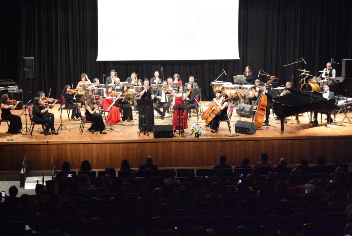 Bu Konser Çok Konuşuldu: Sezen Aksu Şarkıları Senfonik Yorumla Sahnedeydi