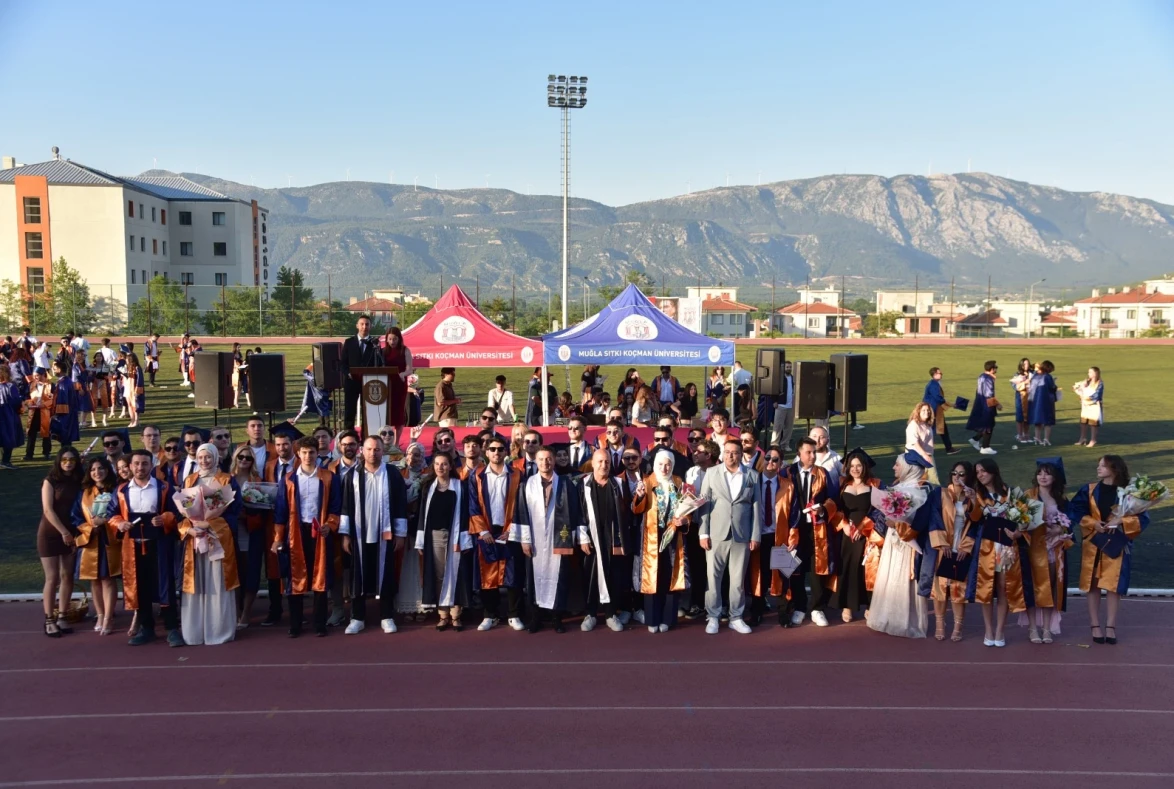 Genç Mühendisler Diplomalarını Aldı