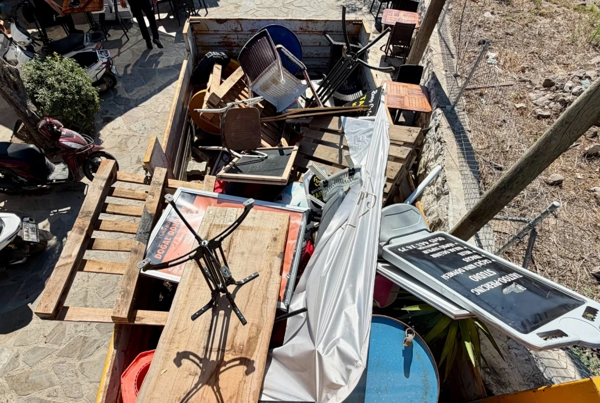 Uyarıyı Dinlemeyen Yandı! Bodrum'da Eşyalar Yediemine Gitti
