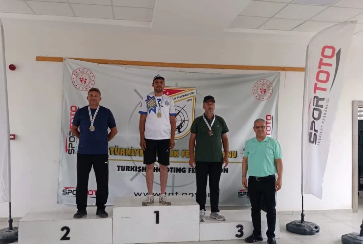 Büyükşehir Sporcularından Çifte Şampiyonluk