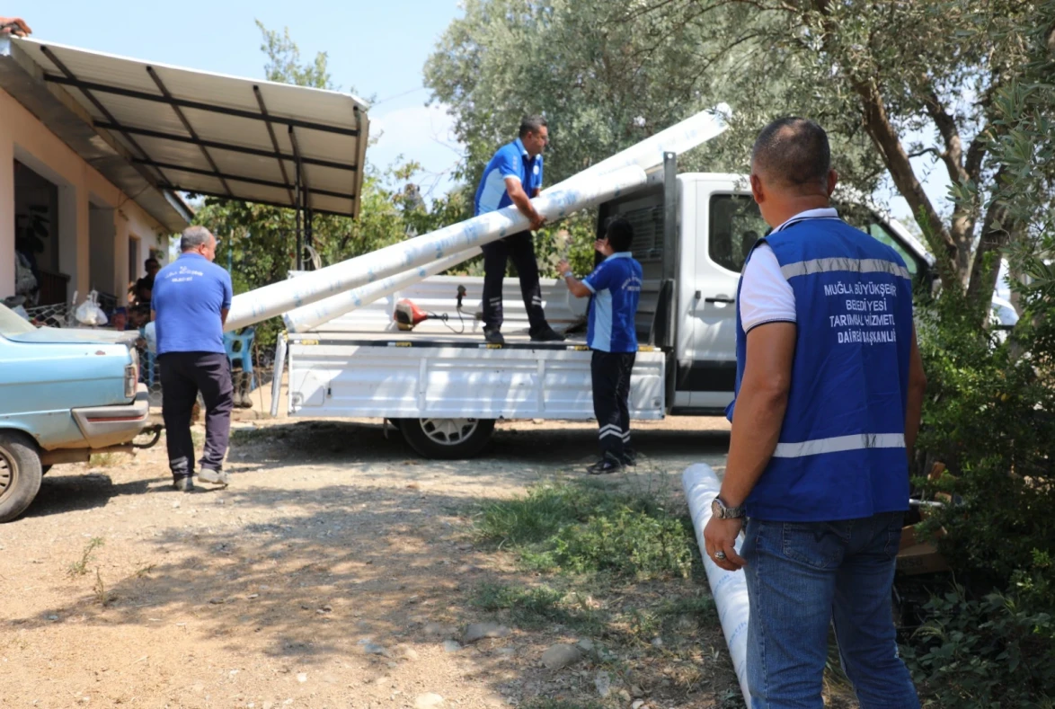 Köyceğiz’de Üreticiye 6 Top Sera Naylonu Desteği