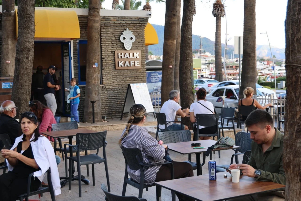 Marmaris’te Sonbaharın Kalbi Halk Kafelerde Atıyor!