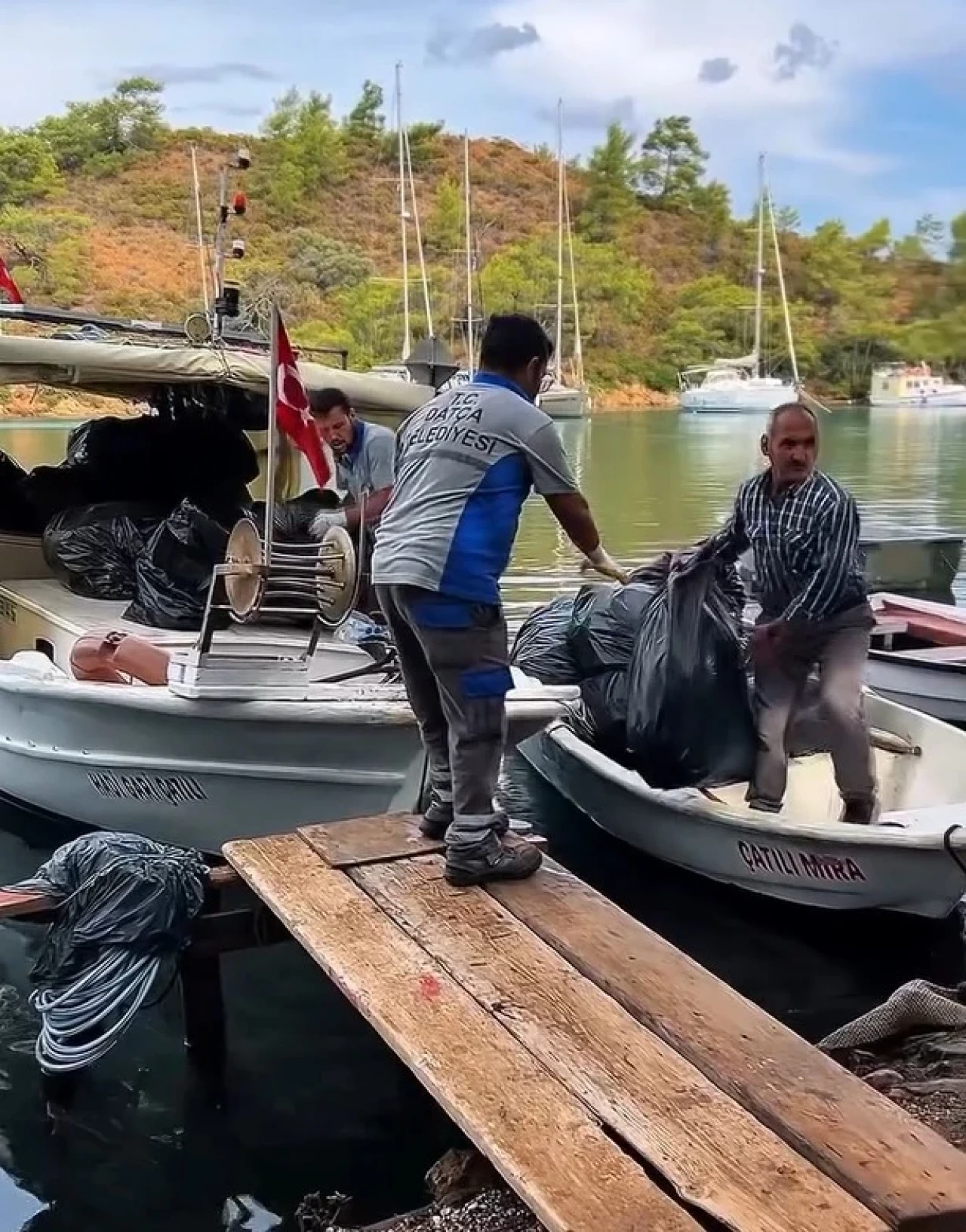 Balıkaşıran Koyundan Çatı Limanında…Datça’da temizlik seferberliği
