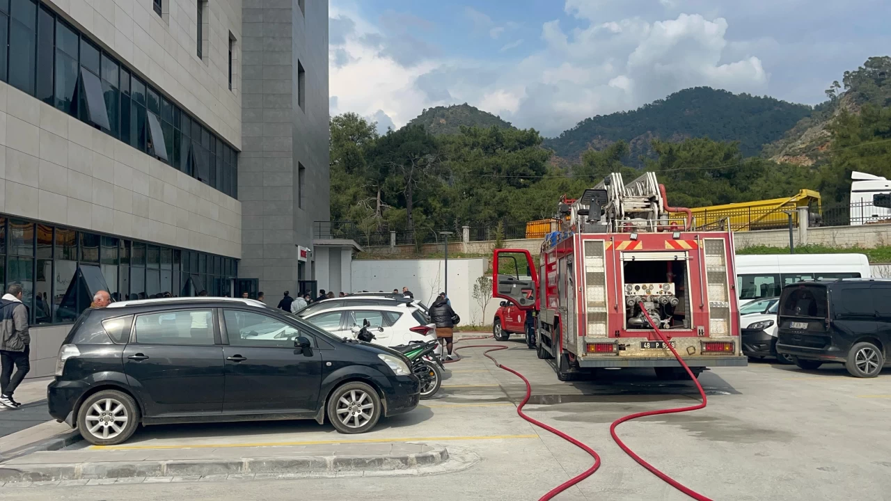 Marmaris’te Yeni Devlet Hastanesinde Yangın Çıktı