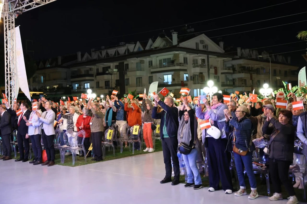 MarmarisFest’te Avusturyalı Turist Mutluluğu