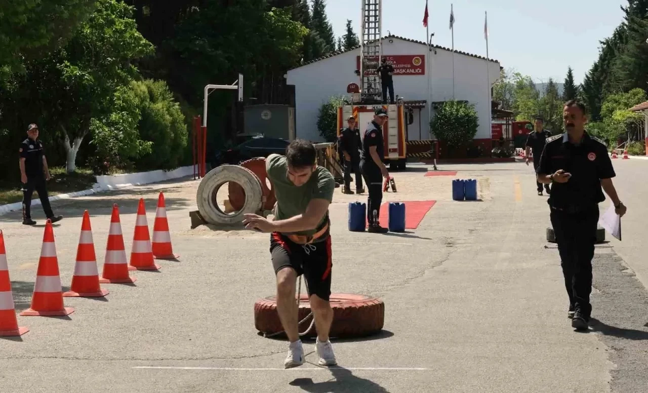 Muğla İtfaiyesine Genç Dinamik Ekipler! Yangın Uzmanı Yıldırım Arslan Göreve Başladı