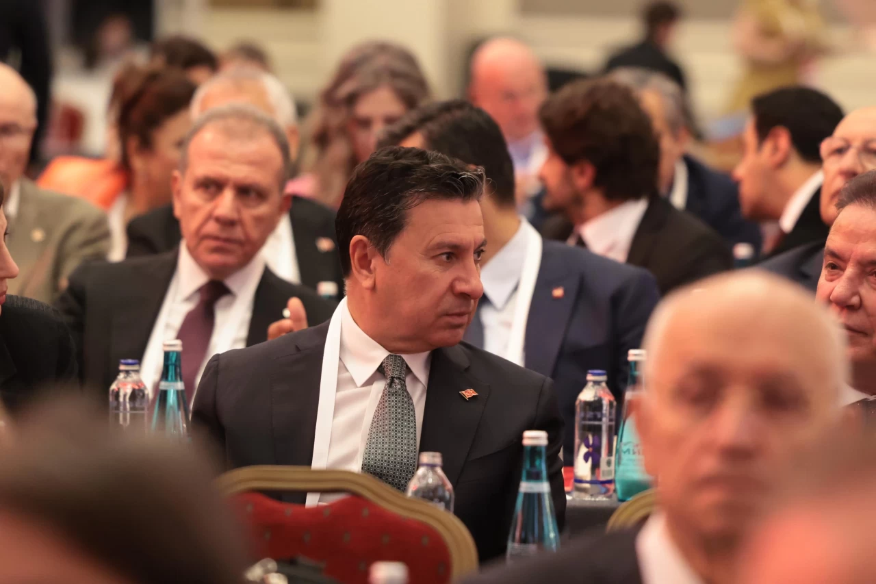 Başkan Ahmet Aras Sosyalist Enternasyonal Yerel Yönetimler Başkanı Oldu