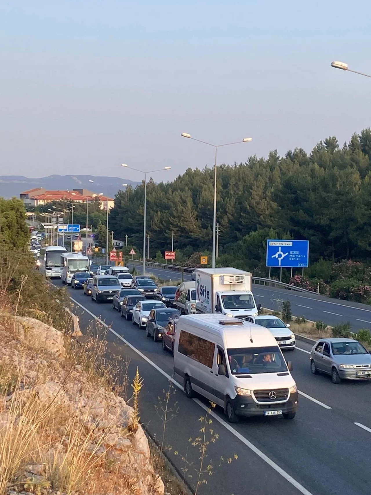 Muğla'da Kurban Bayramı Dönüşü Uzun Araç Kuyrukları Oluştu