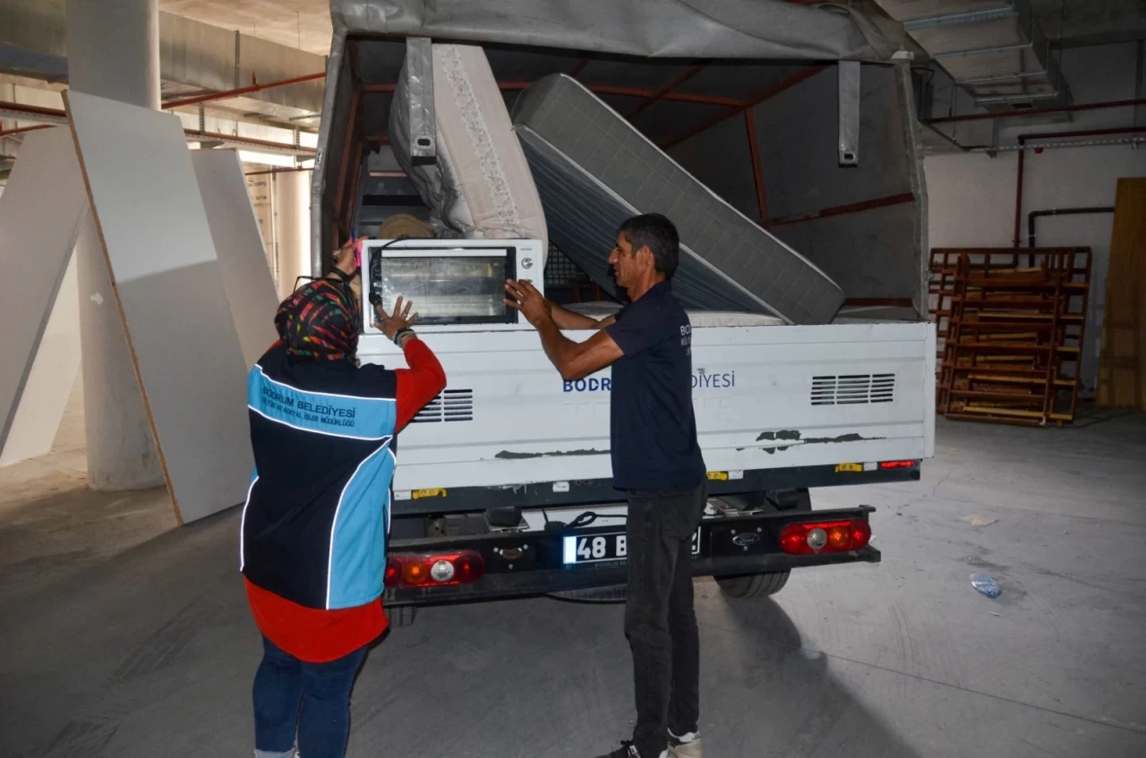 Bodrum Belediyesi’nden 47 Haneye 136 Parça Eşya Desteği