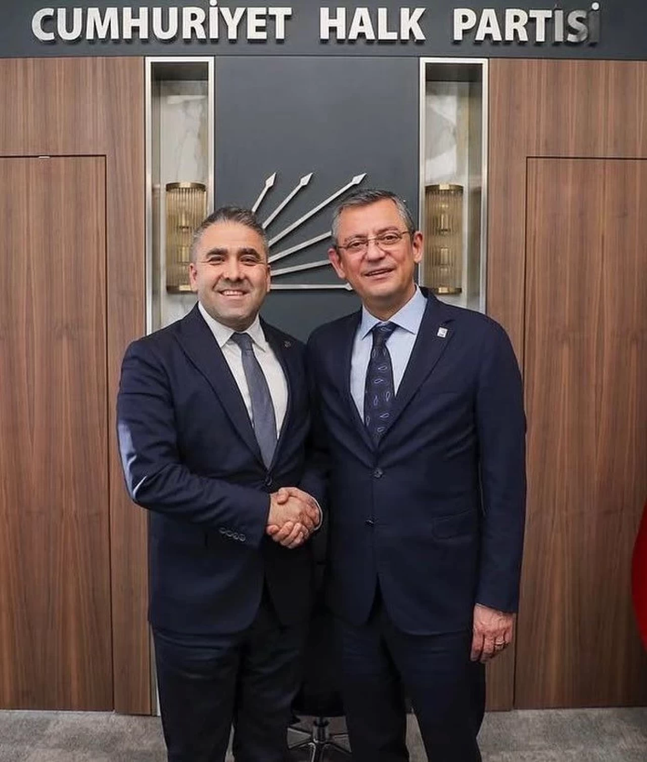 Ömer Bozdemir'den Özel'e Destek: “Soruşturma değil; hukuk devletine açılmış topyekûn bir saldırıdır”