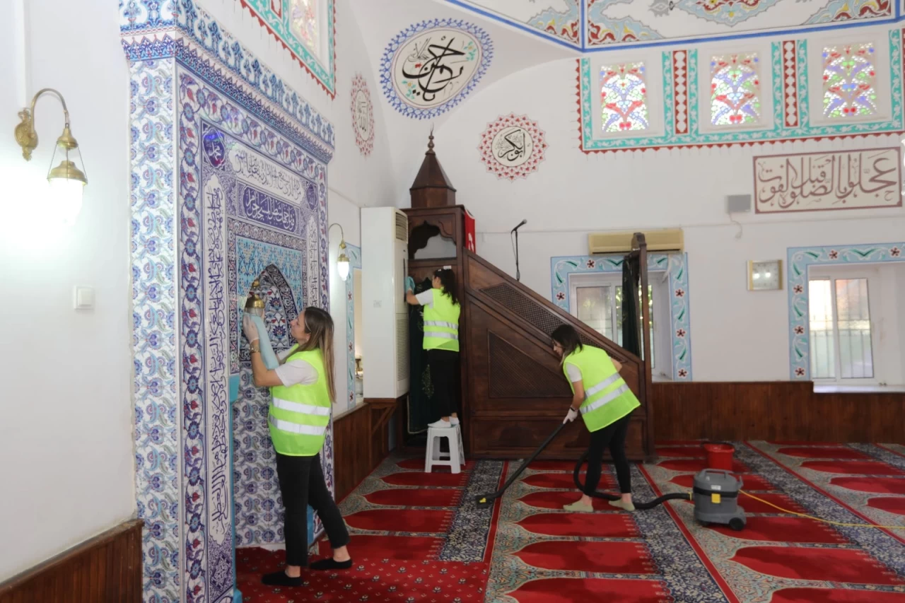 Muğla’da Camilere Bayram Bakımı