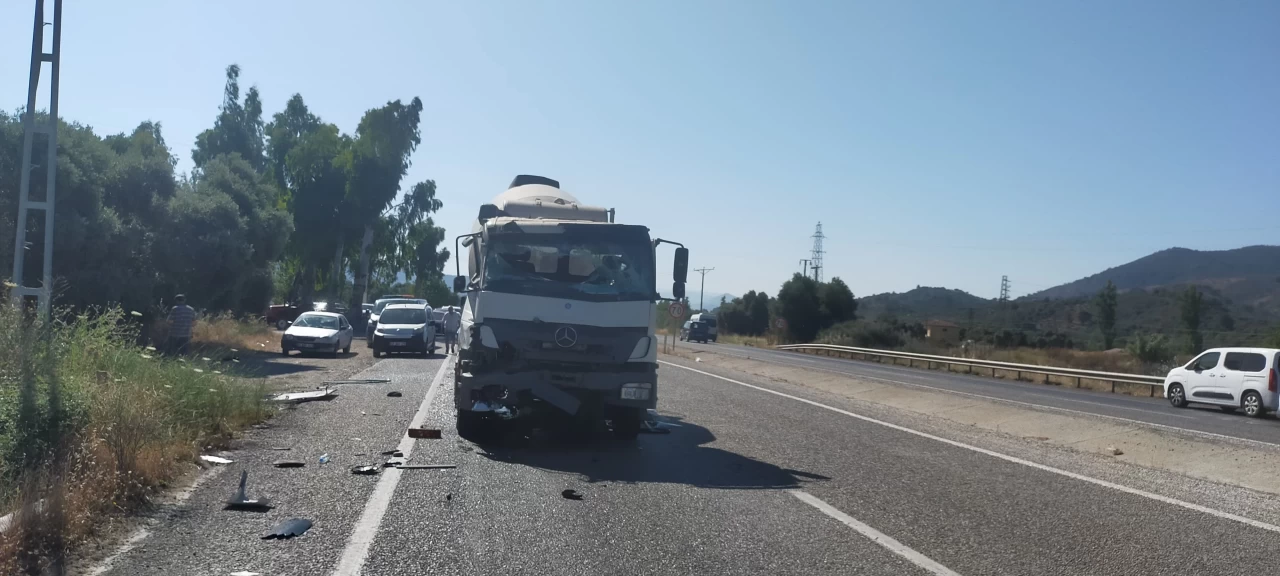 Danişment Kavşağında Kaza: 1 Kişi Hayatını Kaybetti, 13 Yaralı