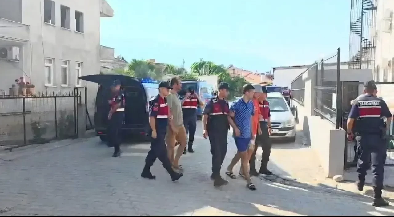 57 Kaçak Göçmen Yakalandı! Kızılay Başkanı’nın Oğlu Tutuklandı