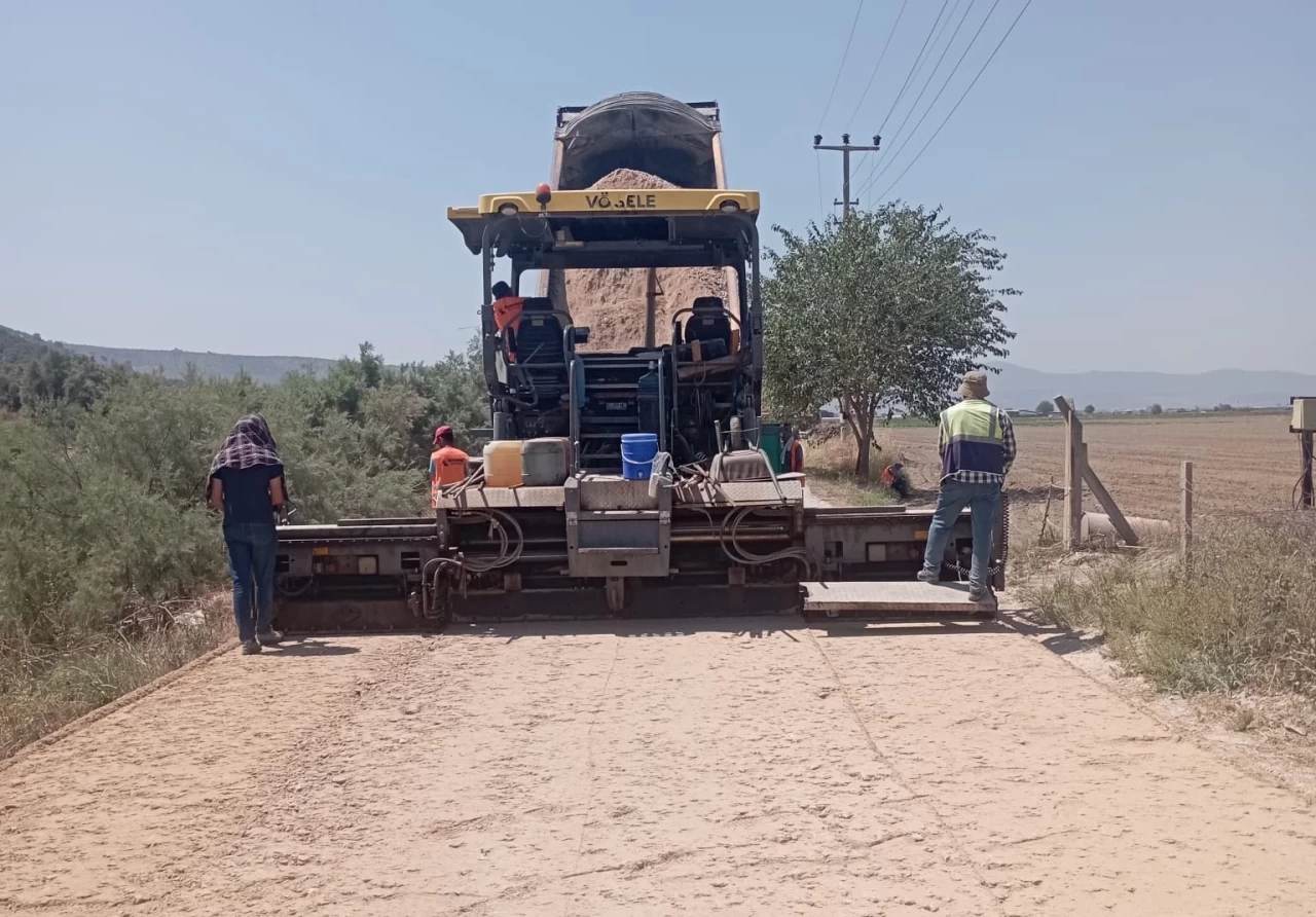 Büyükşehir Kırsalda Ulaşımı Güçlendiriyor: Milas’ta 13 Milyon TL’lik Yol Yatırımı Başladı