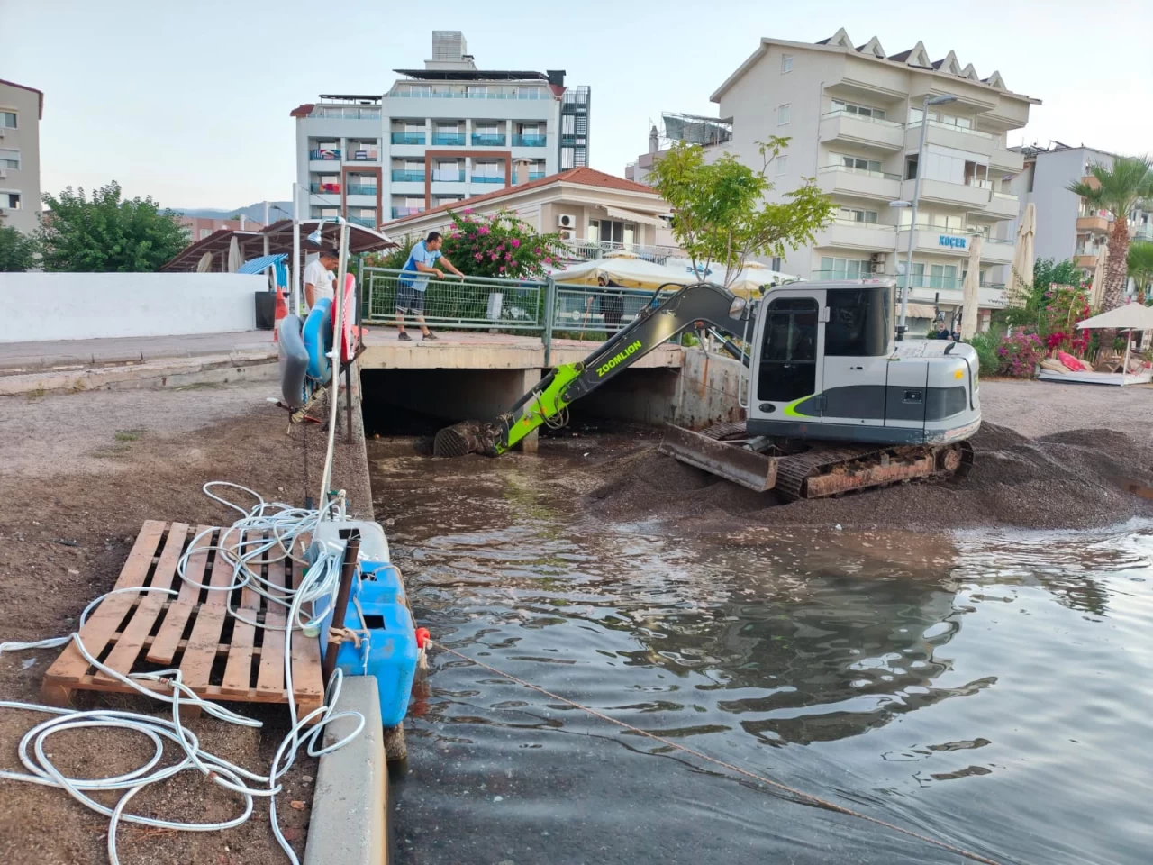MUSKİ Marmaris’te Dere Temizliklerini Sürdürüyor