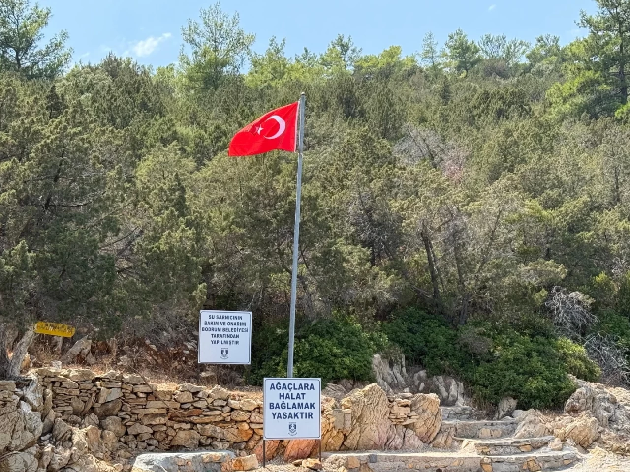 Bodrum Belediyesinden Bayrak Yenileme Çalışmaları