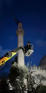 Marmaris’te Fırtına Önlemi: Minare Külahı Kontrollü Şekilde Söküldü