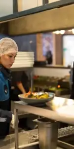 Vatandaş Fark Etmedi, Zabıta Yakaladı! AVM Rafları Mercek Altında