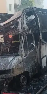 Kötekli’de Karavan Yangını: İki Araç Alevlere Teslim Oldu