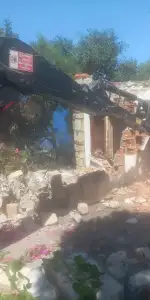 Sahili İşgal Edenlere Balyoz! Kaçak Duvarlar Yerle Bir Edildi