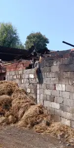 Ortaca’da Ahır Yangını: 500 Balya Kül Oldu, Büyükşehir Üreticinin Yanına Koştu