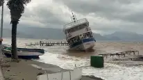 Turuncu Kod Sonrası Marmaris’te Fırtına: Gezi Teknesi Karaya Oturdu