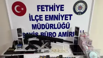 Fethiye’de Suçüstü: Yüklü Miktarda Altın ve Nakit Ele Geçirildi