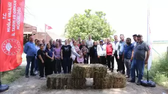 Kadın Çiftçilere 1300’ün Üzerinde Balya Dağıtıldı