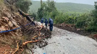 Marmaris’te Sağanak Mesaisi: Belediye Ekipleri Teyakkuzda!