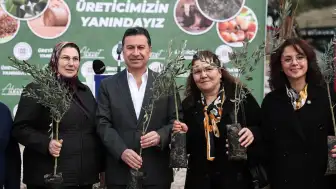 Her Kapıda Bir Fidan! Muğla’da 159 Bin Zeytin ve Ceviz Fidanı Dağıtıldı