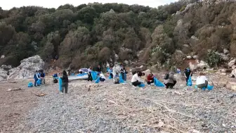 Gençler Sahaya İndi, Marmaris Sahilleri Nefes Aldı