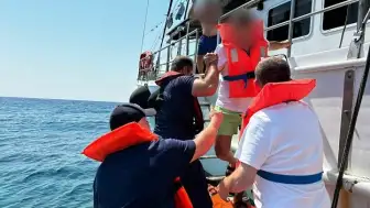 Marmaris’te Gezi Teknesi Karaya Oturdu, 11 Kişi Kurtarıldı