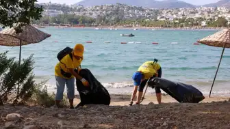 Bodrum’da Gönüllüler ve Belediye Sahil İçin Bir Araya Geldi