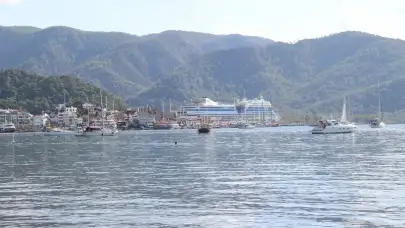 İtalya bayraklı dev kruvaziyer Marmaris’te demir attı