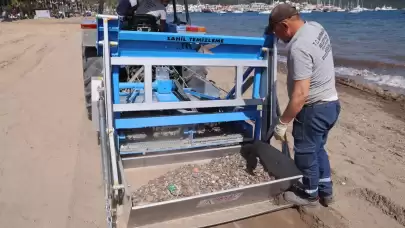 Marmaris’in Sahilleri Yeni Temizlik Aracıyla Tertemiz