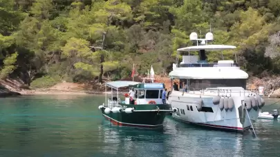 Muğla Büyükşehir Belediyesi, Turizm Sezonu Öncesi Deniz Temizliği İçin Tekneleri Bakıma Alıyor