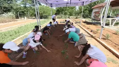 Minik Eller Toprakla Tanıştı, Sağlıklı Beslenme Bilinci Kazandı