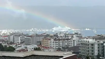 Turistler Yağmurla Neşelendi, Çarşı Canlandı! Marmaris’te Sürpriz Hava
