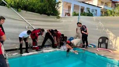 Havuzdaki Korku Dolu Anlar! 4 Yaşındaki Çocuğun Kolu Boruya Sıkıştı