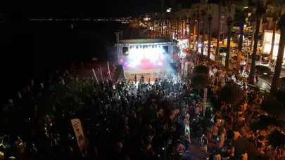 Marmaris'te DJ Fest Fırtınası! Halk Plajı'na Binler Akın Etti
