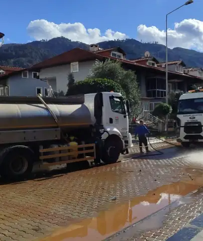 İçmeler’de Sel Alarmı: Temizlik ve Hasar Tespiti Başladı