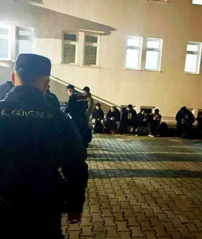 Geren Koyu’nda Kaçak Geçiş Engellendi: 33 Göçmen Göç İdaresine Teslim Edildi