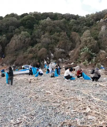 Gençler Sahaya İndi, Marmaris Sahilleri Nefes Aldı