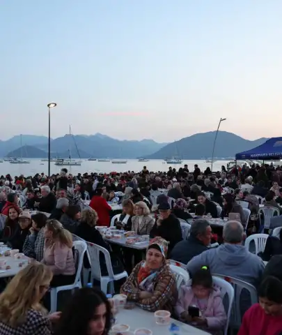 Marmaris’te Ramazan’ın En Büyük Sofrası Kuruldu!