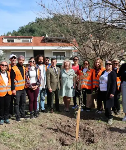 Marmaris’te Barış ve Umut Yeşerdi: 35 Zeytin Fidanıyla “Umut Korusu” Kuruldu!