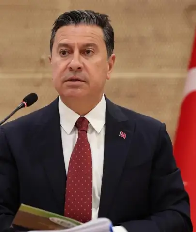Ahmet Aras’tan Özgür Özel’e destek