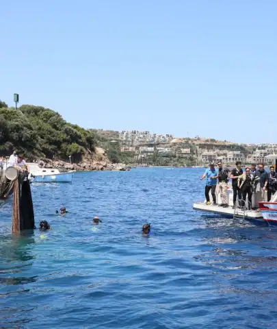 Denizin Altından Şok Görüntü! Muğla’da 2 Bin Metrekare Ağ Çıkarıldı